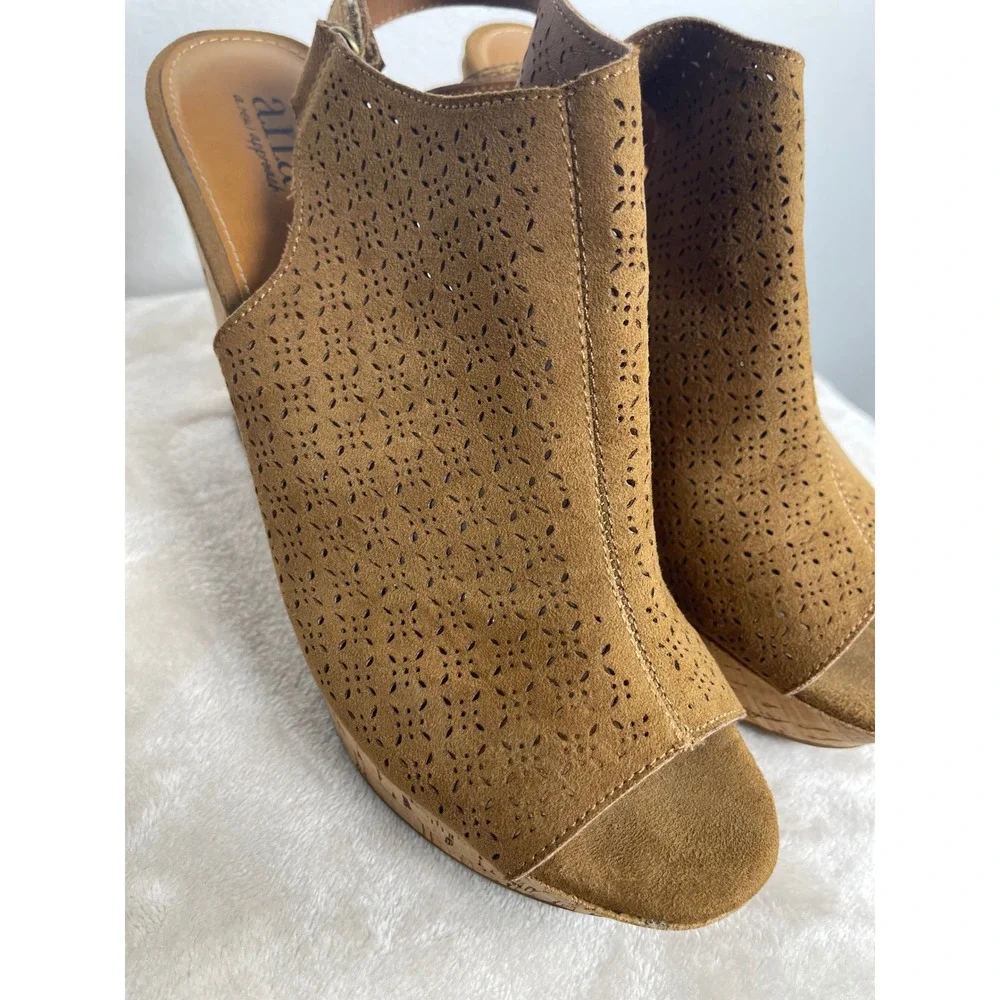 A.N.A. Malik Women Brown Laser Cut Wedge Sandals Cork Heel Slingback Size 10M